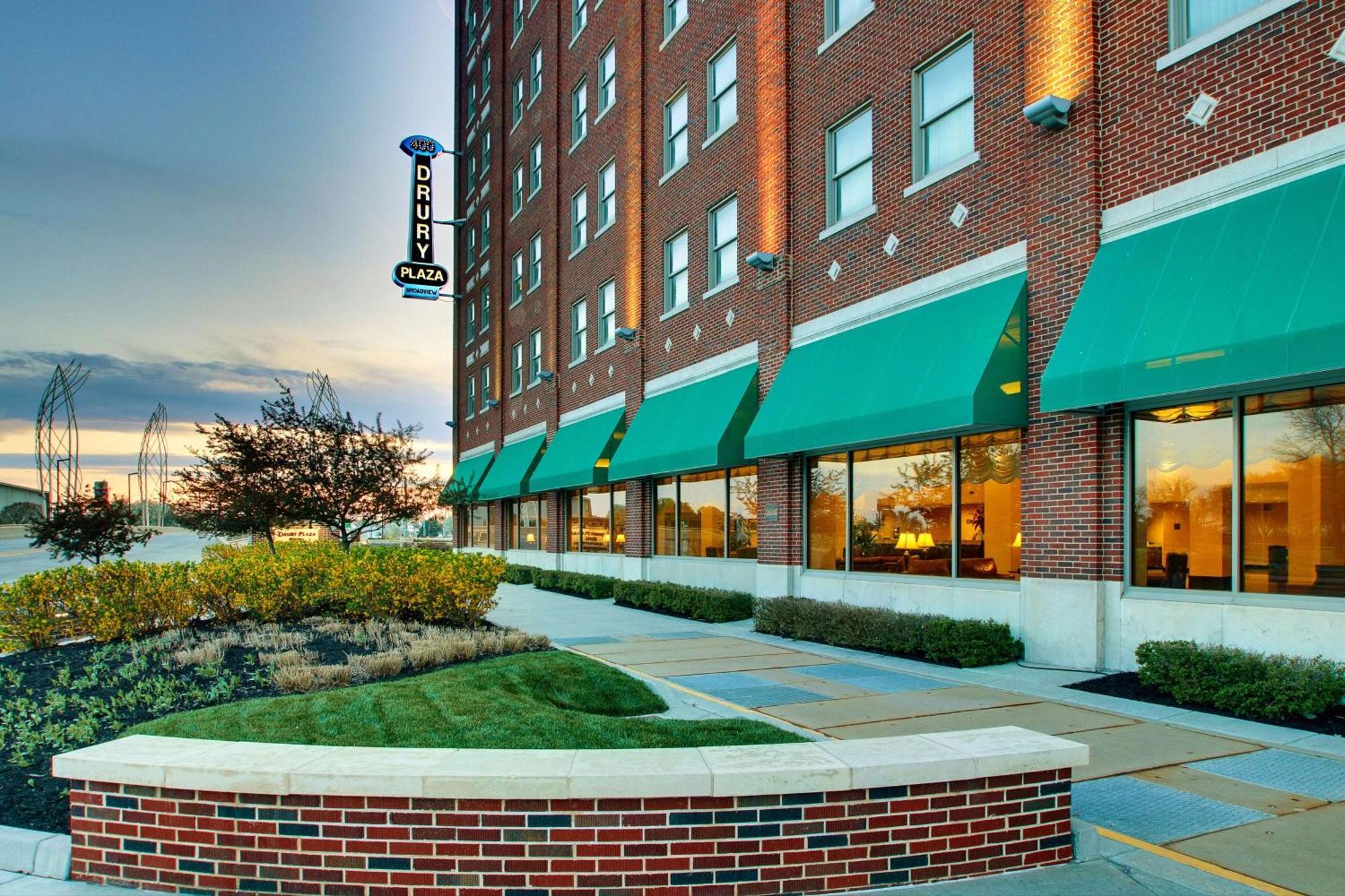 Drury Plaza Hotel Broadview Wichita Exterior photo