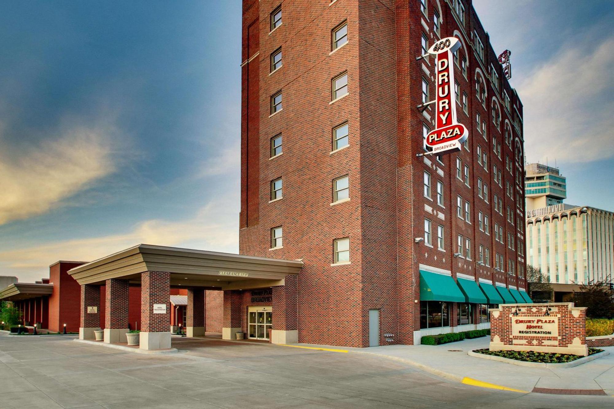 Drury Plaza Hotel Broadview Wichita Exterior photo